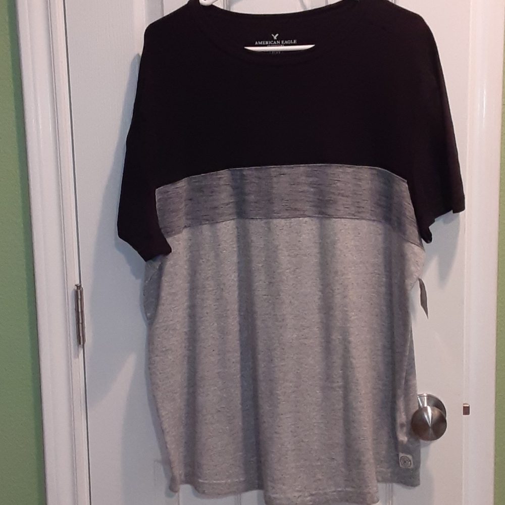 American Eagle tee